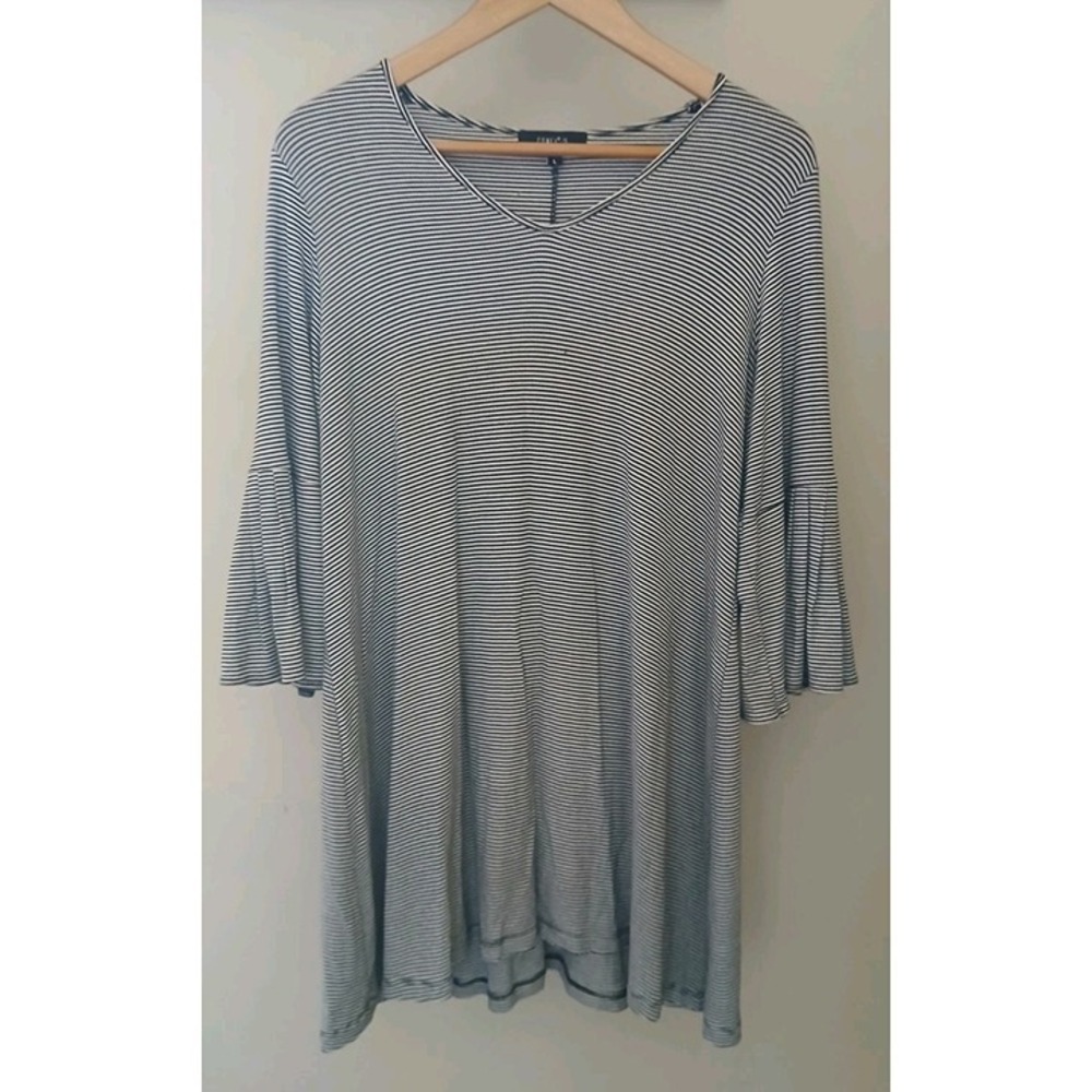 Comfy USA Striped Bell Sleeve Tunic Top Size Large Black Lagenlook V Neck